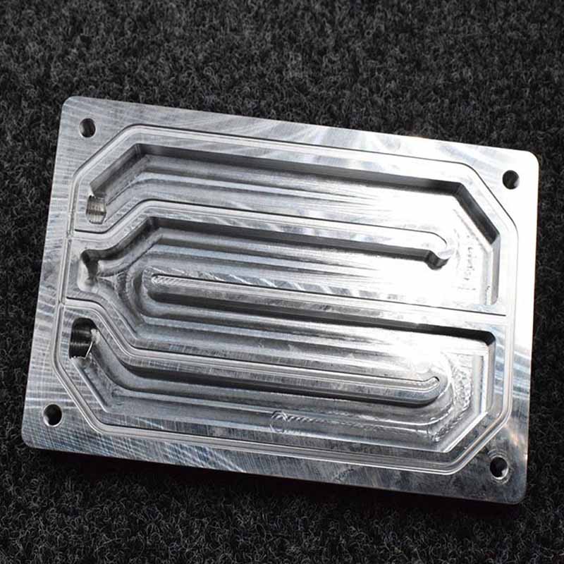 Tecnología de enfriamiento de microfluidos integrados con chip de procesamiento de área grande