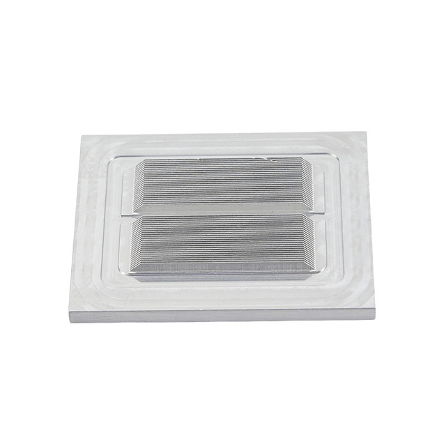 Disipador de calor de placa fría líquida de microcanal de aleta esquivada de cobre/aluminio de alta densidad personalizado para microprocesadores, pieza de soldadura fuerte de alto vacío